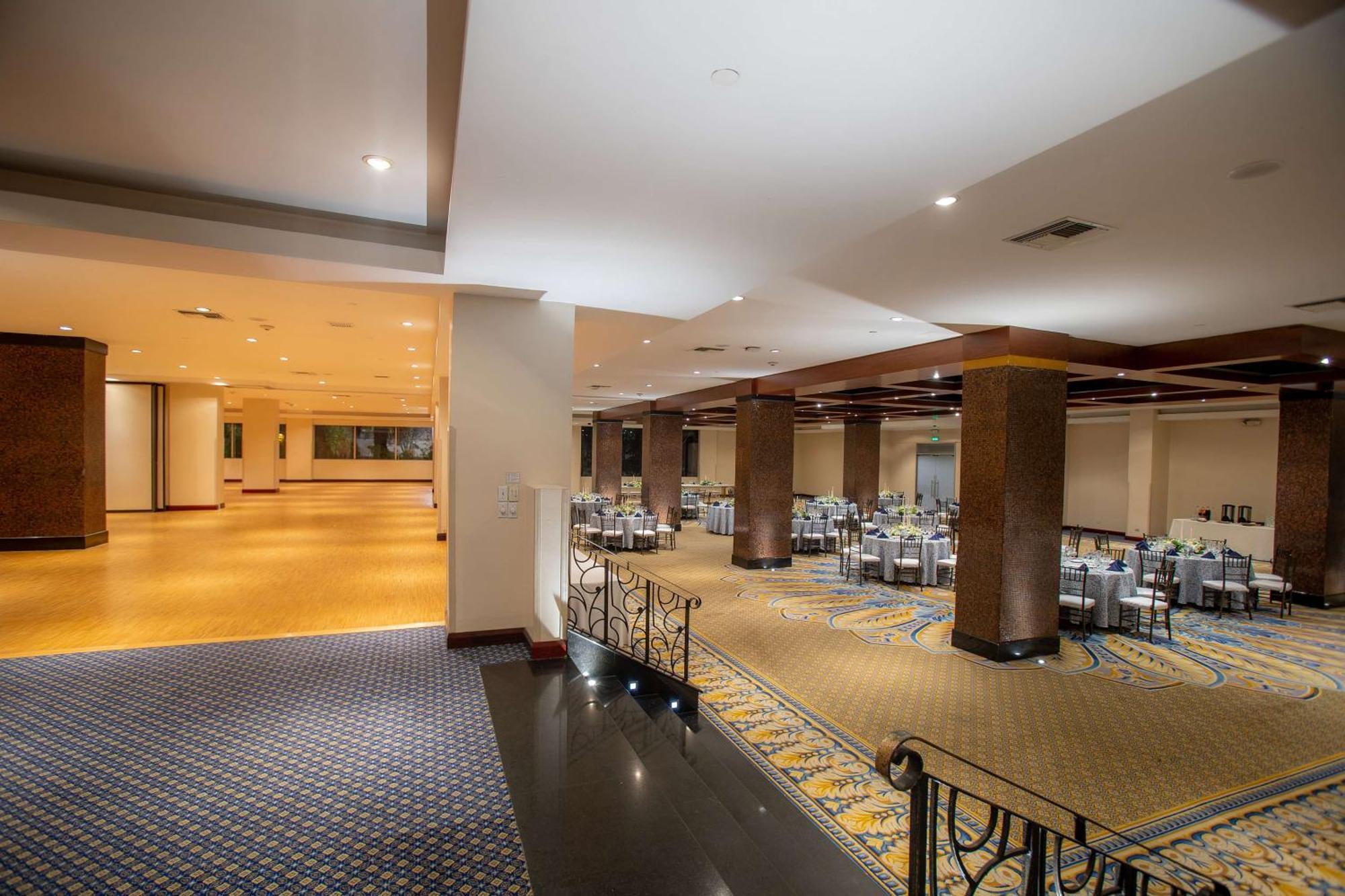 Hilton Colon Quito Hotel Exteriör bild