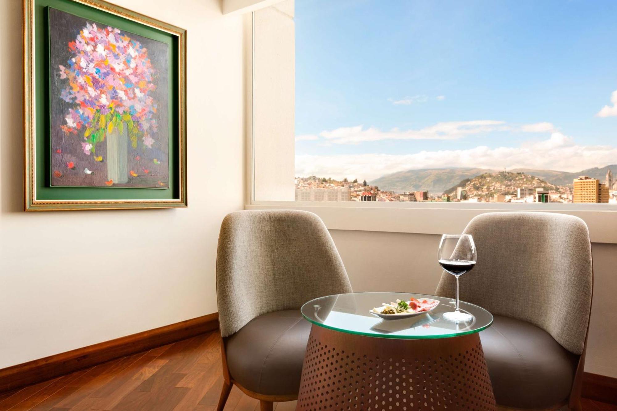 Hilton Colon Quito Hotel Exteriör bild