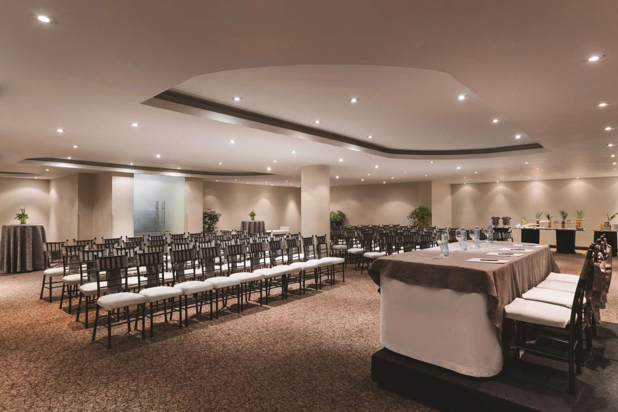 Hilton Colon Quito Hotel Exteriör bild