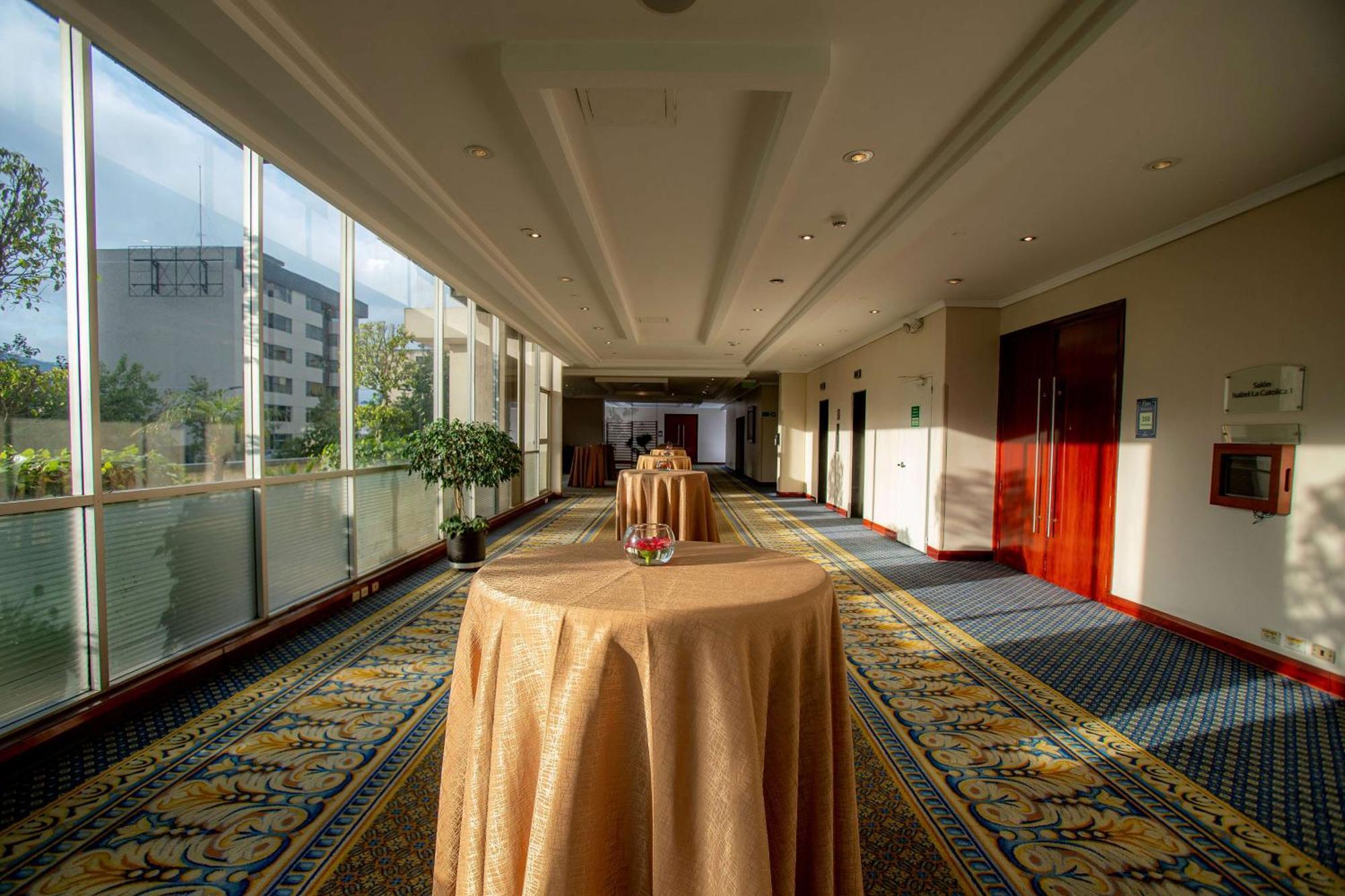Hilton Colon Quito Hotel Exteriör bild